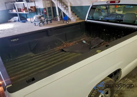 2004 Chevrolet Silverado C1500 from USA, damaged, VIN 1GCEC14X14Z236085